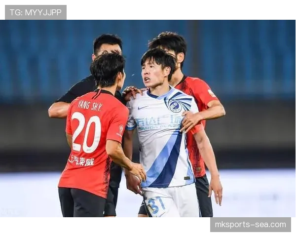 合理冲撞 vs 普通犯规：裁判如何界定“合法对抗”？